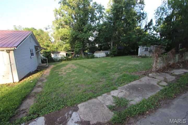 Property Photo:  37 Ash Street  MO 63628 