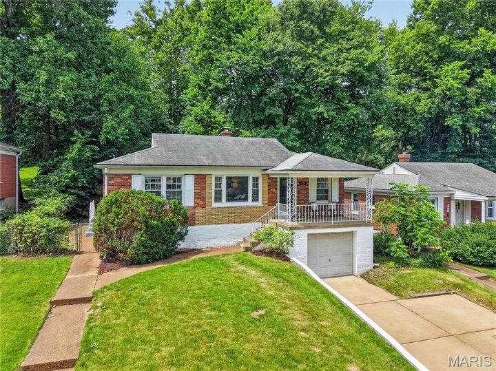 Property Photo: 1625 Salem Hills Drive MO 63119