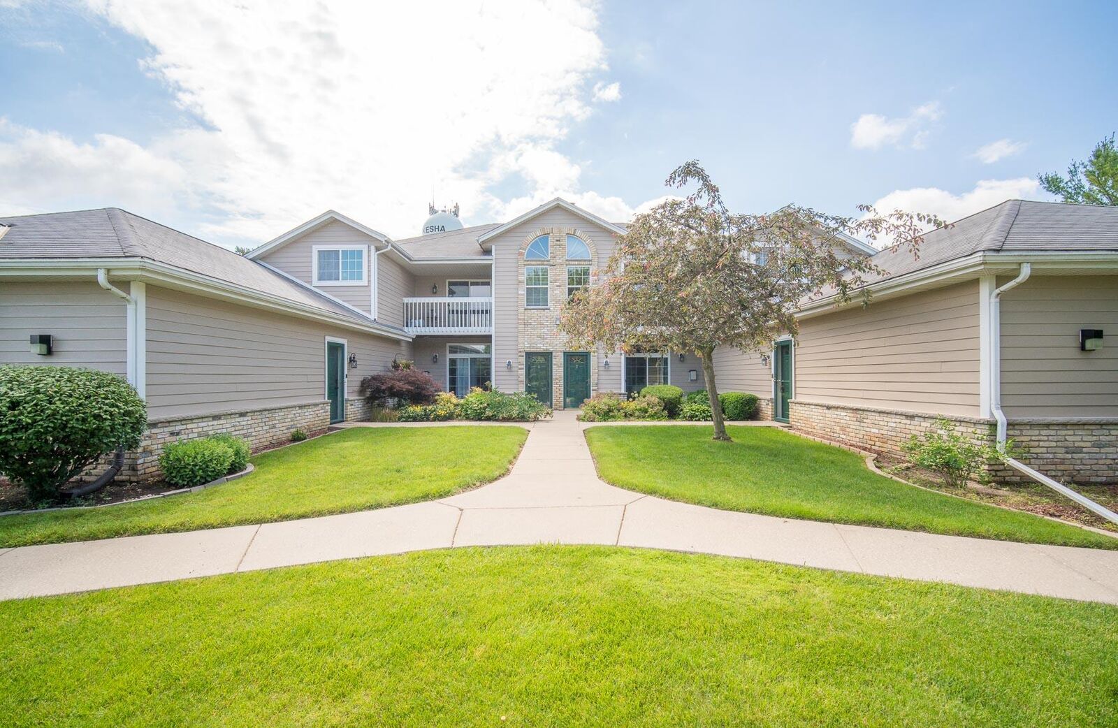 Property Photo:  1046 River Place Blvd  WI 53189 