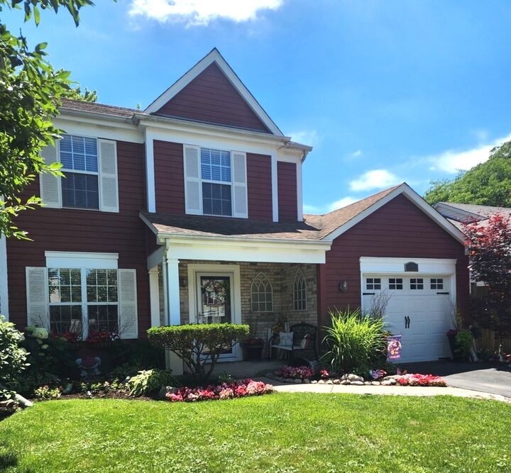Property Photo:  54 Sandhurst Road  IL 60060 