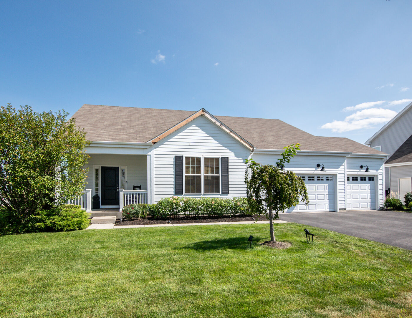 Property Photo:  743 Juniper Street  IL 60543 