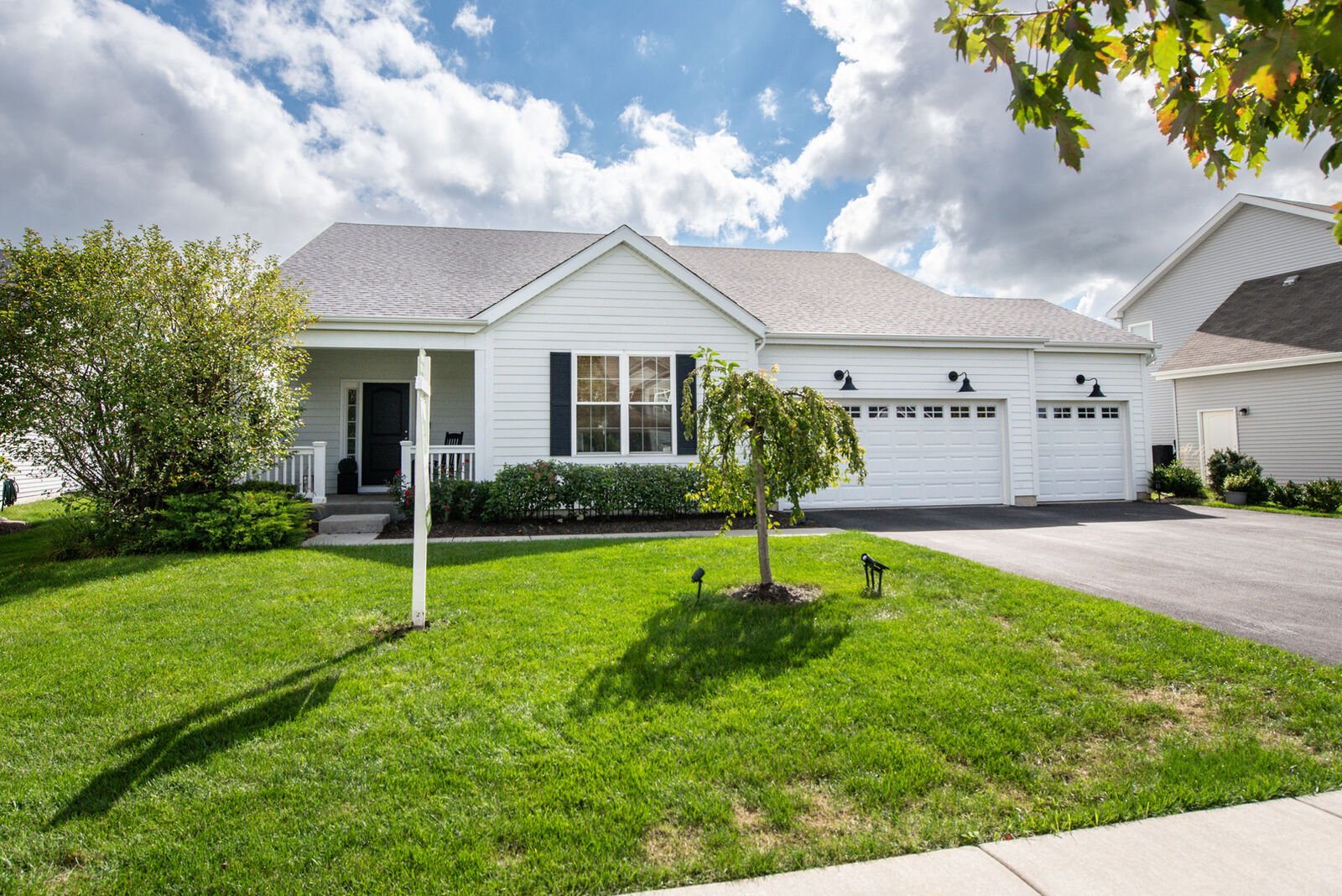 Property Photo: 743 Juniper Street IL 60543