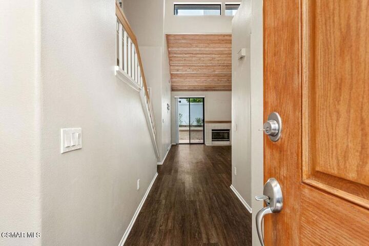 Property Photo: 4819 La Rosa Drive CA 91377