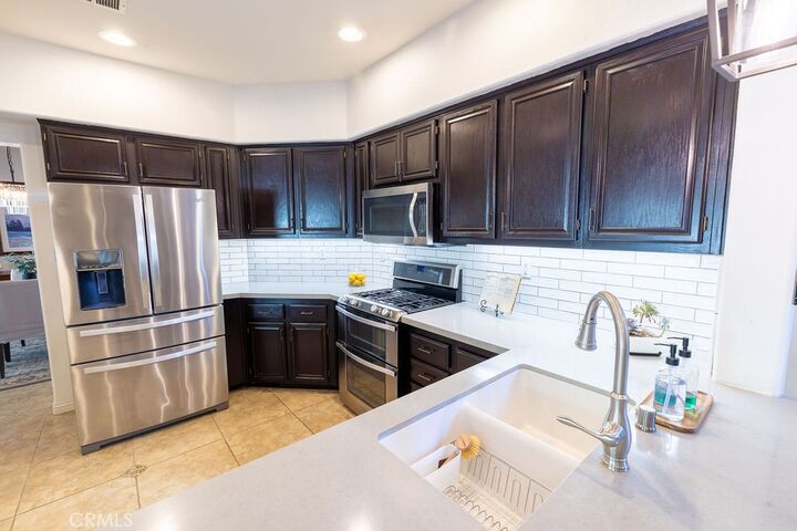 Property Photo:  1380 Alabaster  CA 92545 