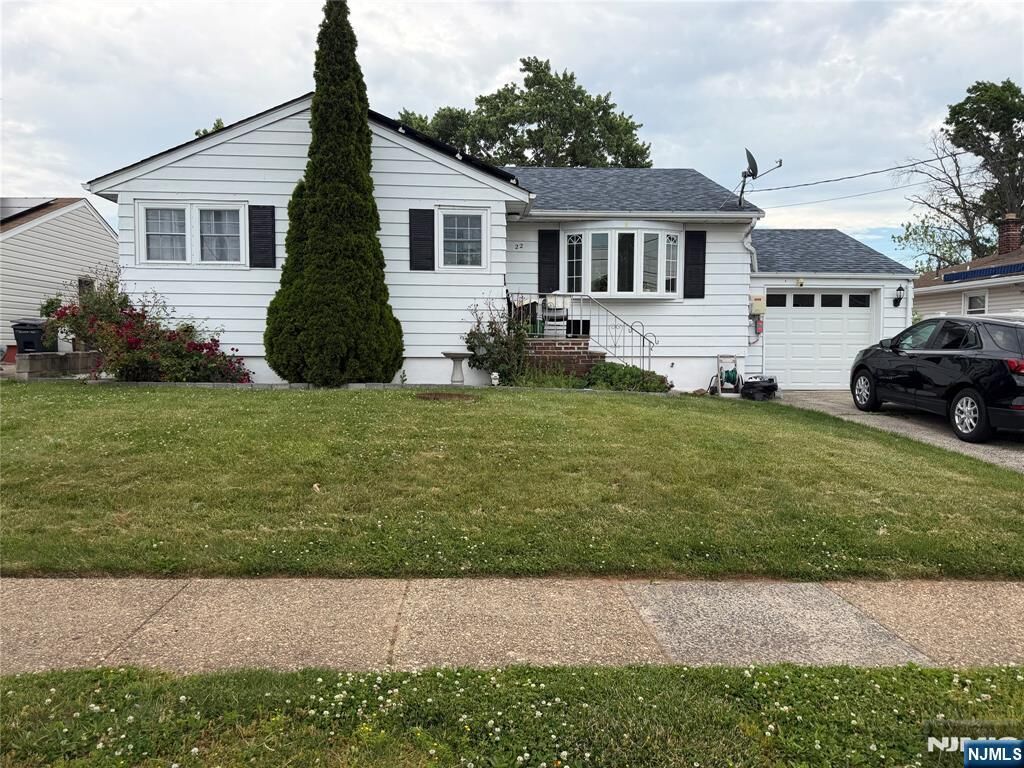 Property Photo:  22 Longview Avenue  NJ 07008 