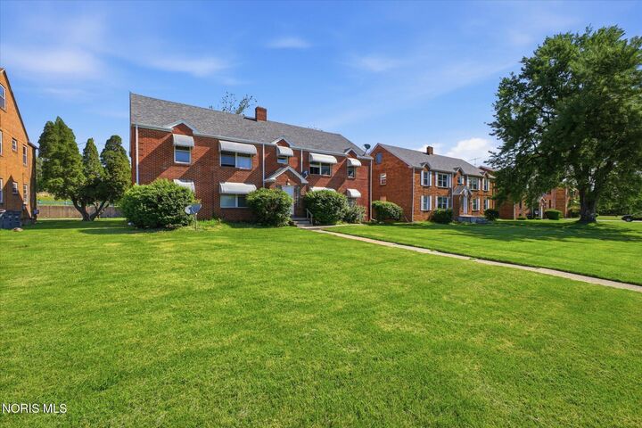 Property Photo:  1384 N Cove Boulevard  OH 43606 