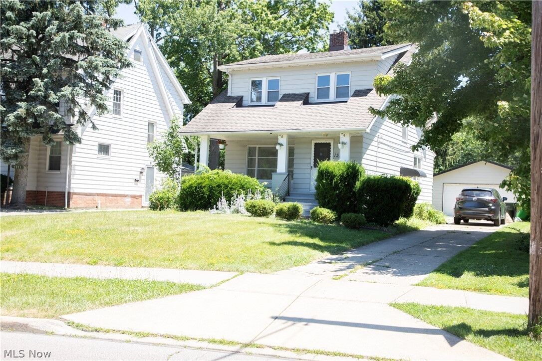 Property Photo:  1315 S Belvoir Boulevard  OH 44121 