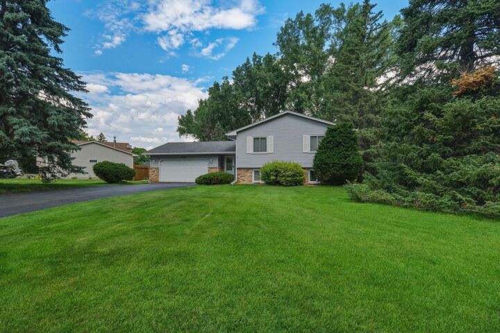 Property Photo:  16500 Lake Ridge Drive  MN 55311 