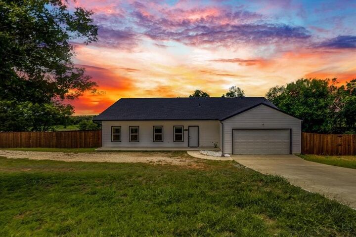 Property Photo:  1409 County Road 913  TX 76028 
