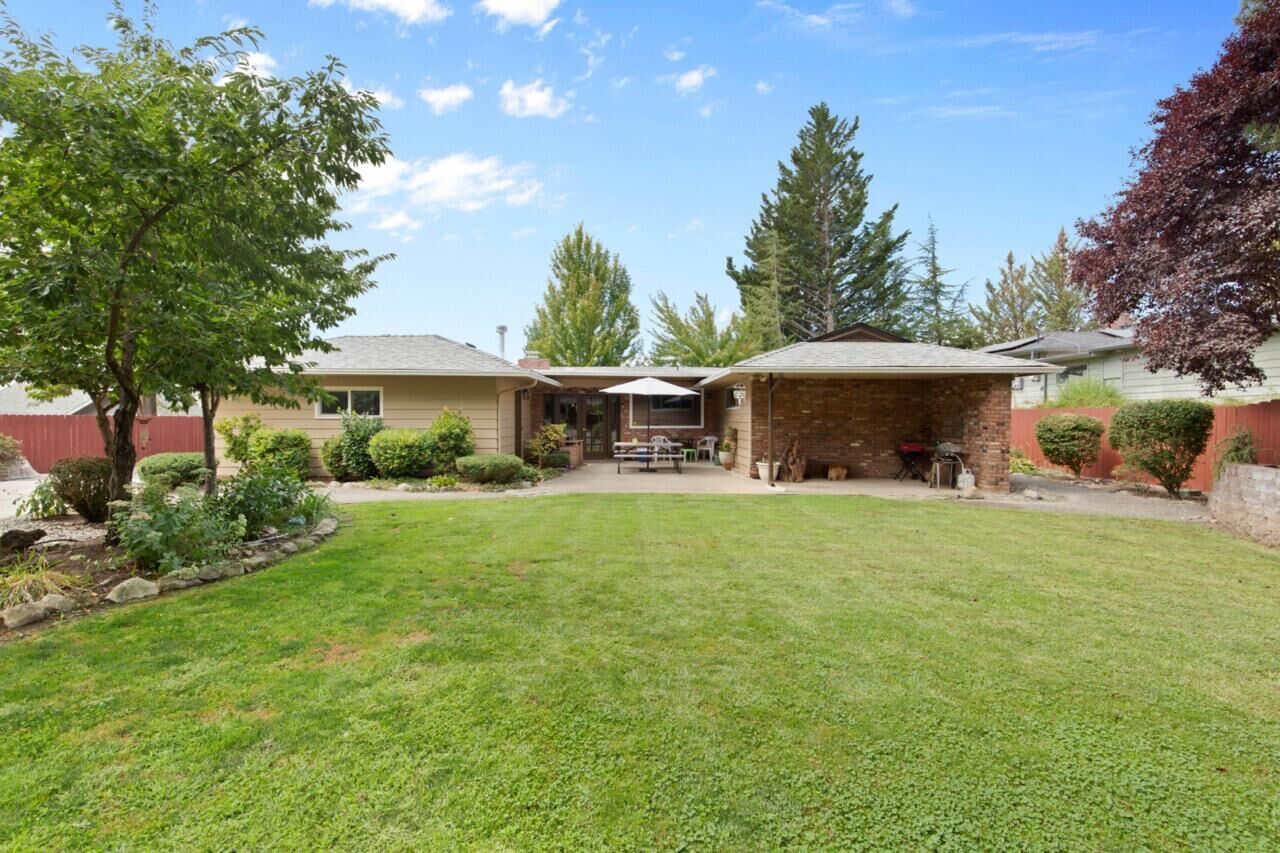 Property Photo:  2243 Scoville Road  OR 97526 