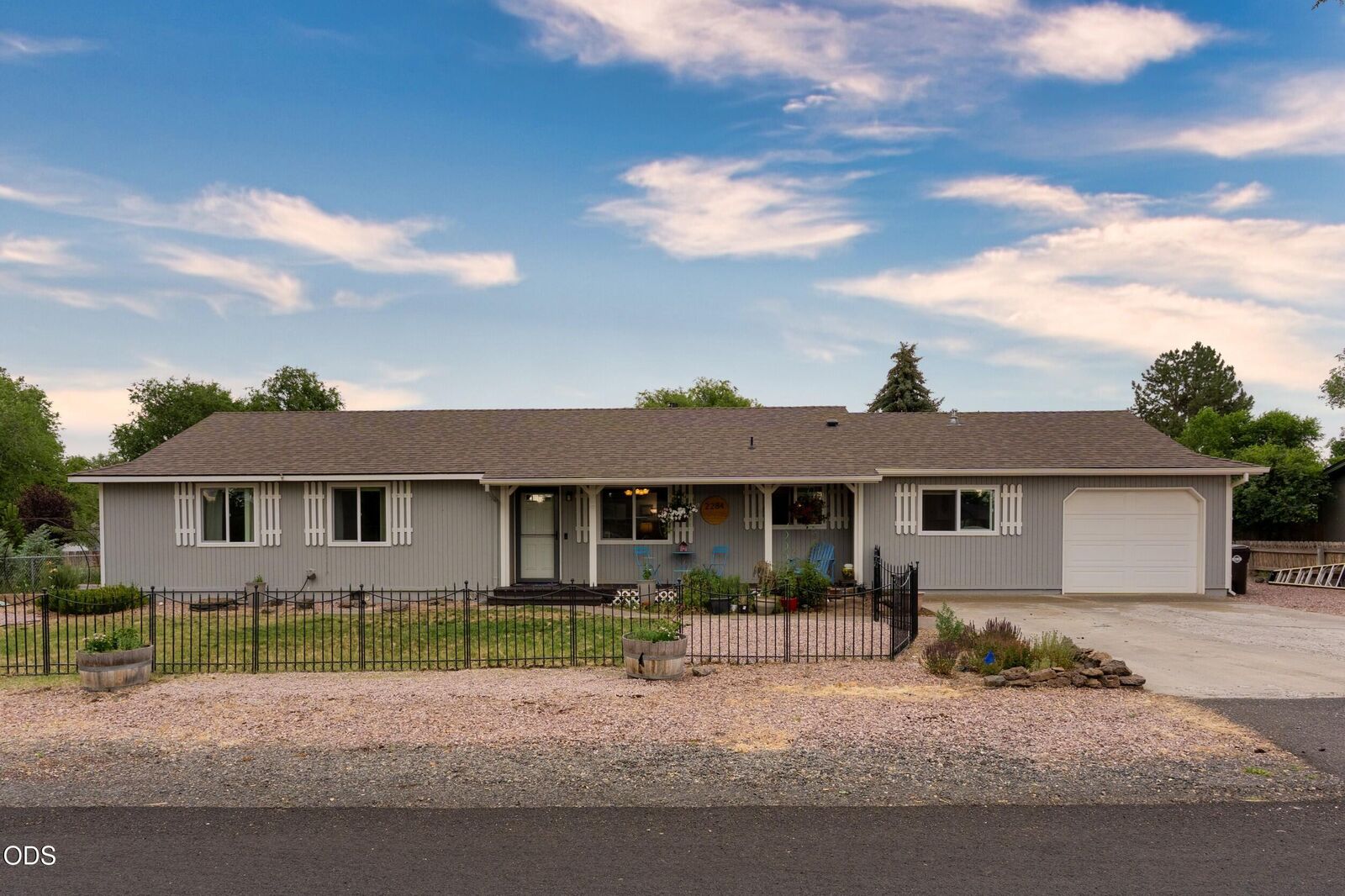Property Photo:  2284 NW 13th Street  OR 97756 