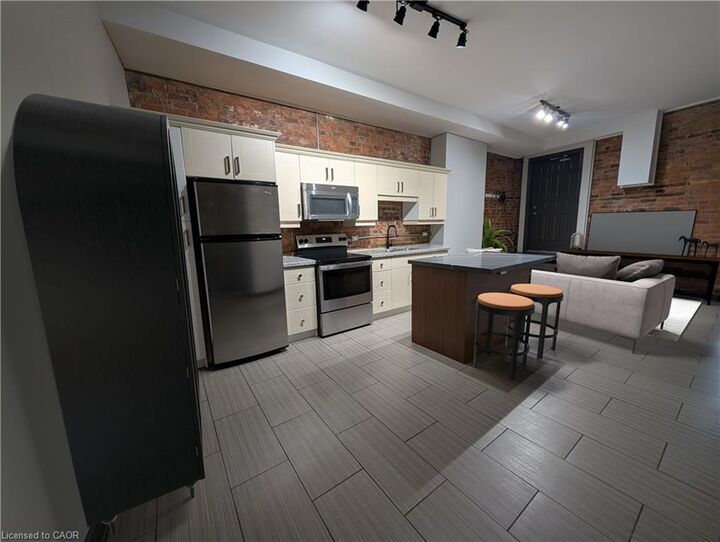 Property Photo:  473 King Street W B  ON L8P 1B8 