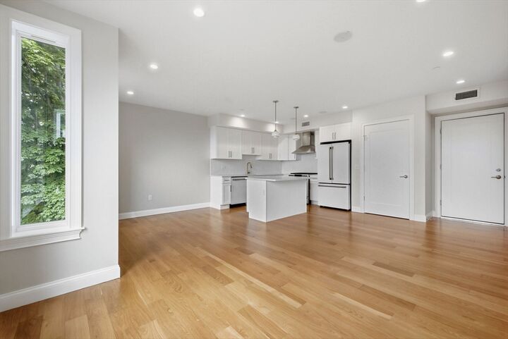 Property Photo:  40 Westmoreland St 8  MA 02124 