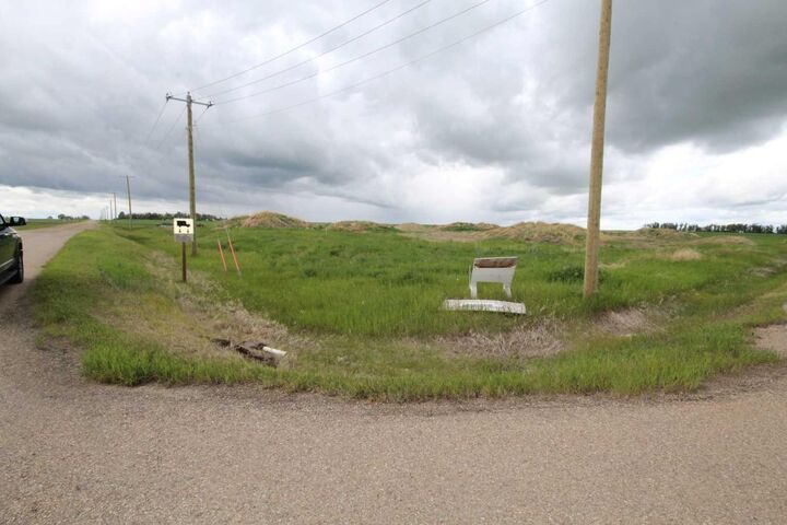 Property Photo: 271016 Township Road 264 AB T0M 1B0
