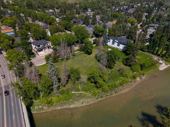 Property Photo: 409 40 Avenue SW AB T2S 0X5