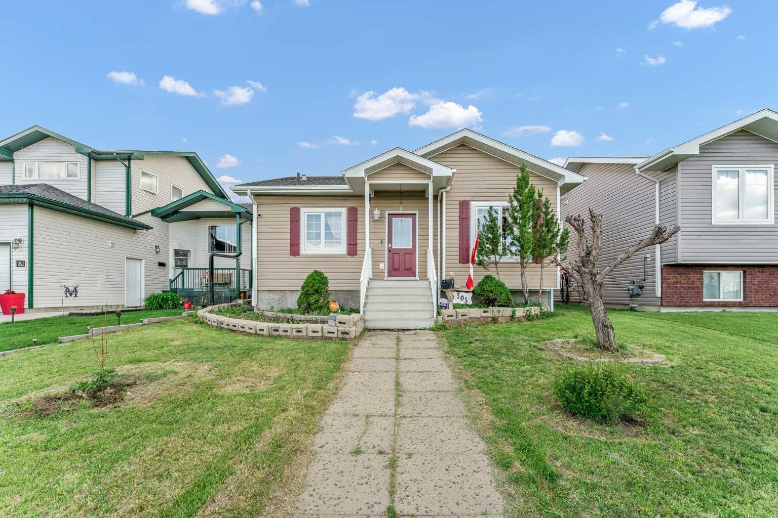Property Photo: 305 5 Avenue SW AB T0J 2P2