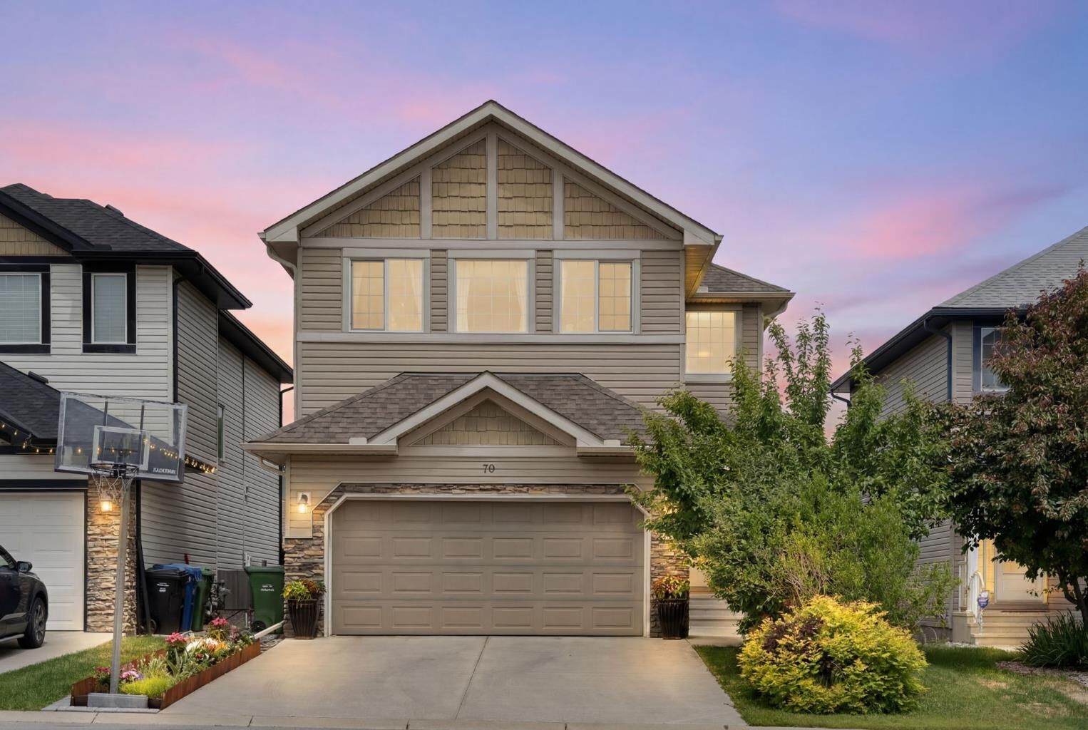 Property Photo: 70 Everwoods Park SW AB T2Y 0G3