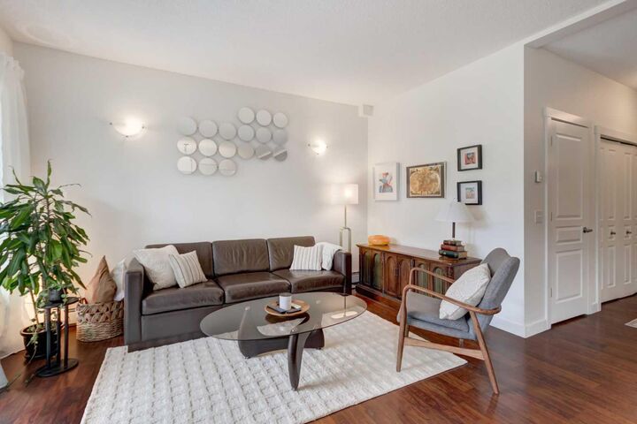 Property Photo: 211 Aspen Stone Boulevard SW 1222 AB T3H 0K1