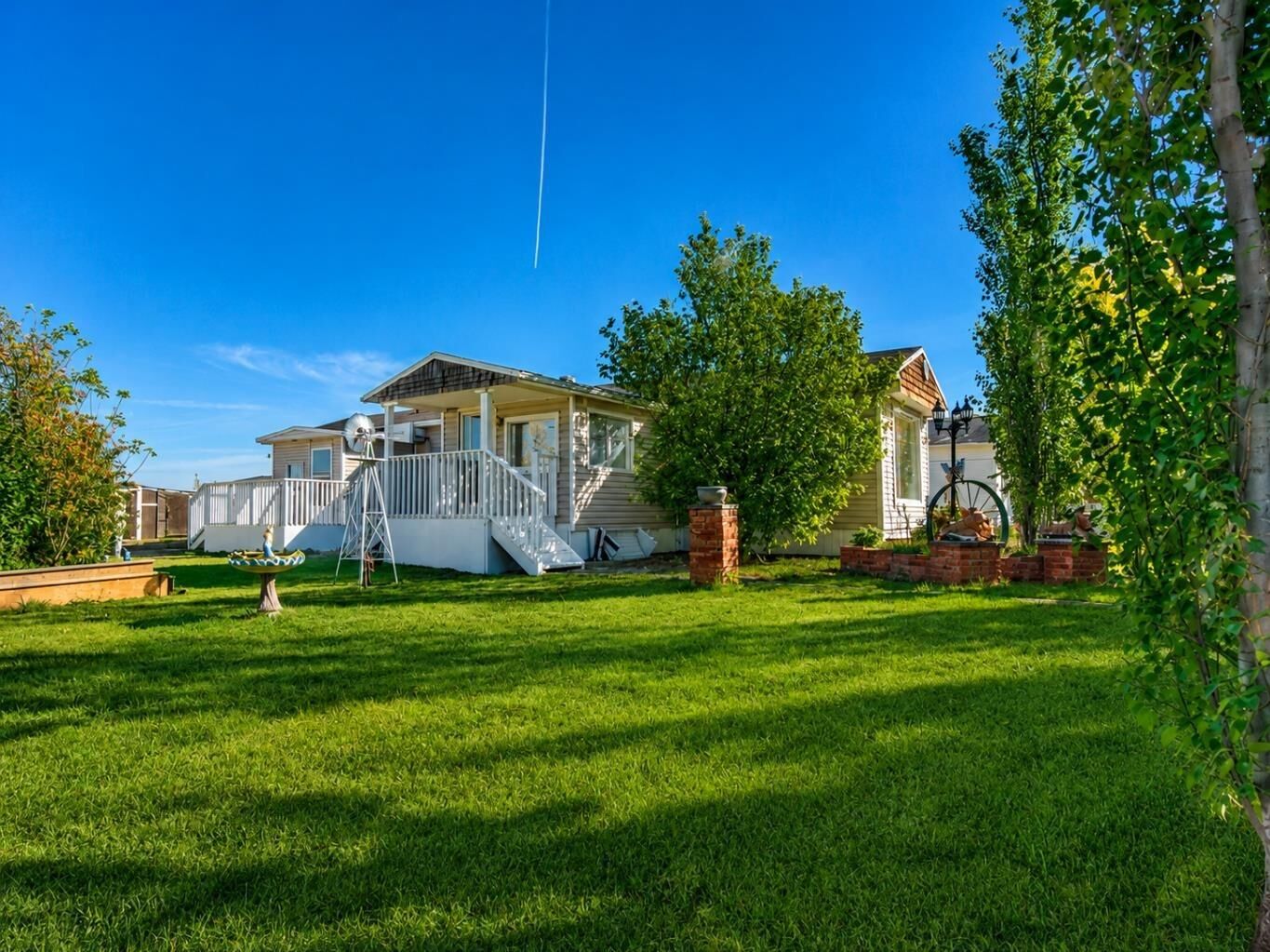 Property Photo: 214 Gleichen Street AB T1P 1N0