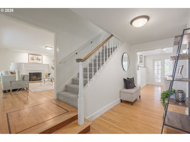 Property Photo:  2145 Floral Hill Dr  OR 97403 