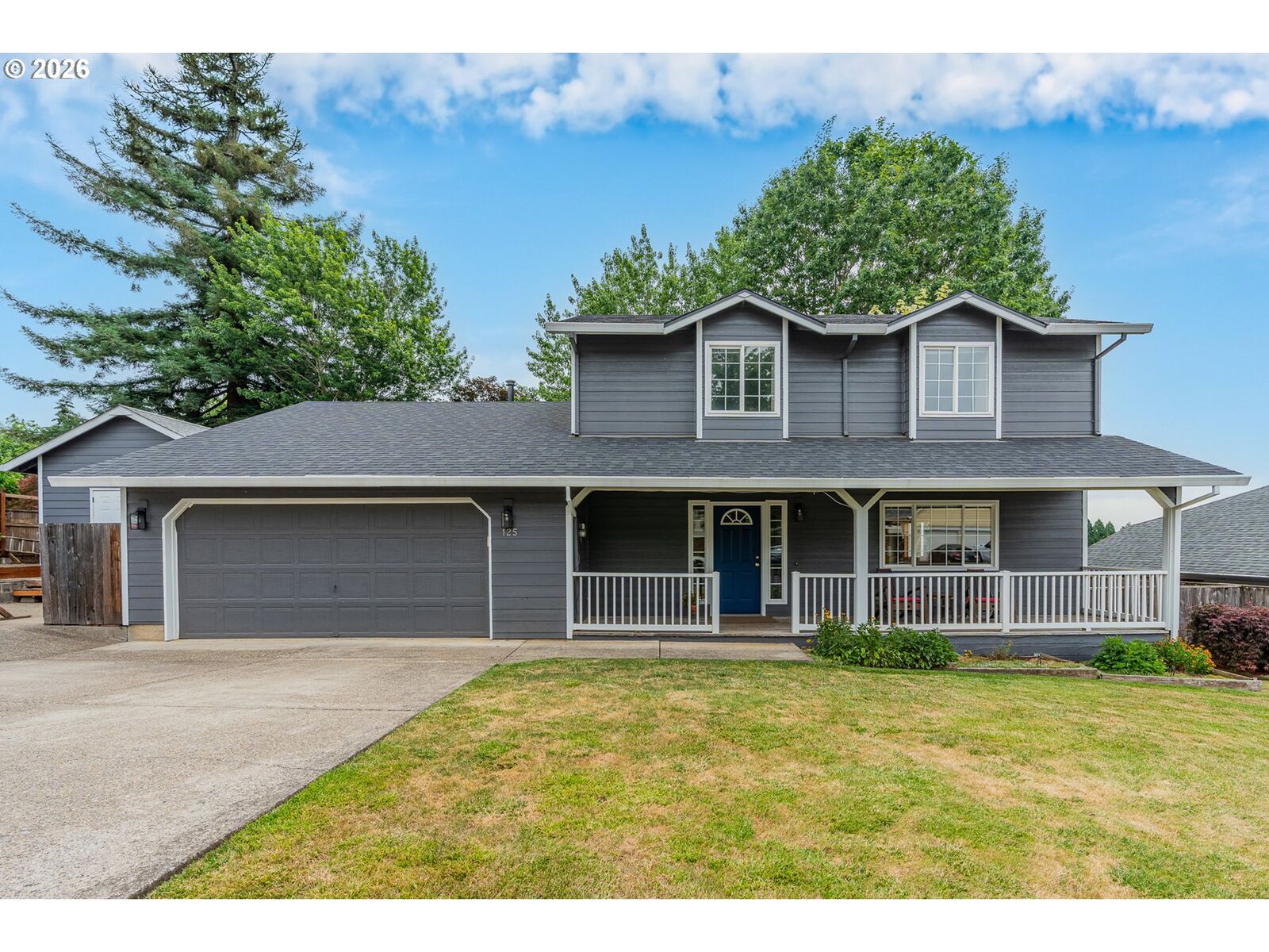 Property Photo:  125 SW Spruce St  OR 97115 