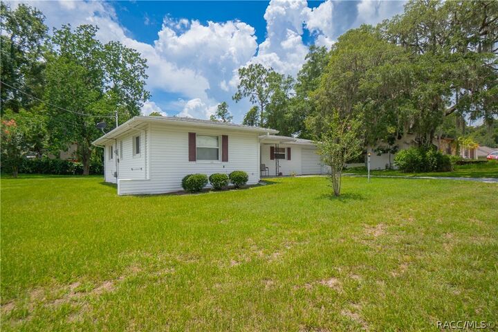 Property Photo:  519 Poplar Street  FL 34452 