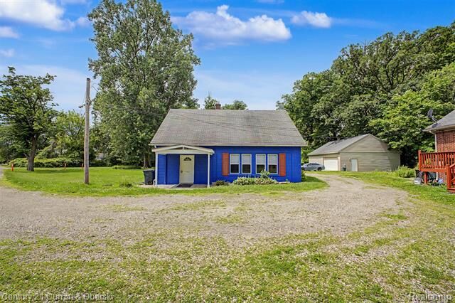 Property Photo: 24915 Saint Paul Boulevard MI 48045