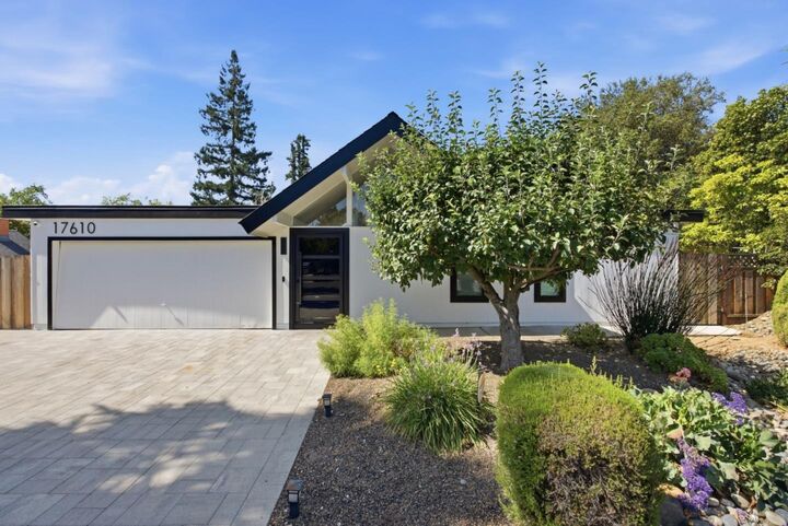 Property Photo:  17610 Via Sereno  CA 95030 
