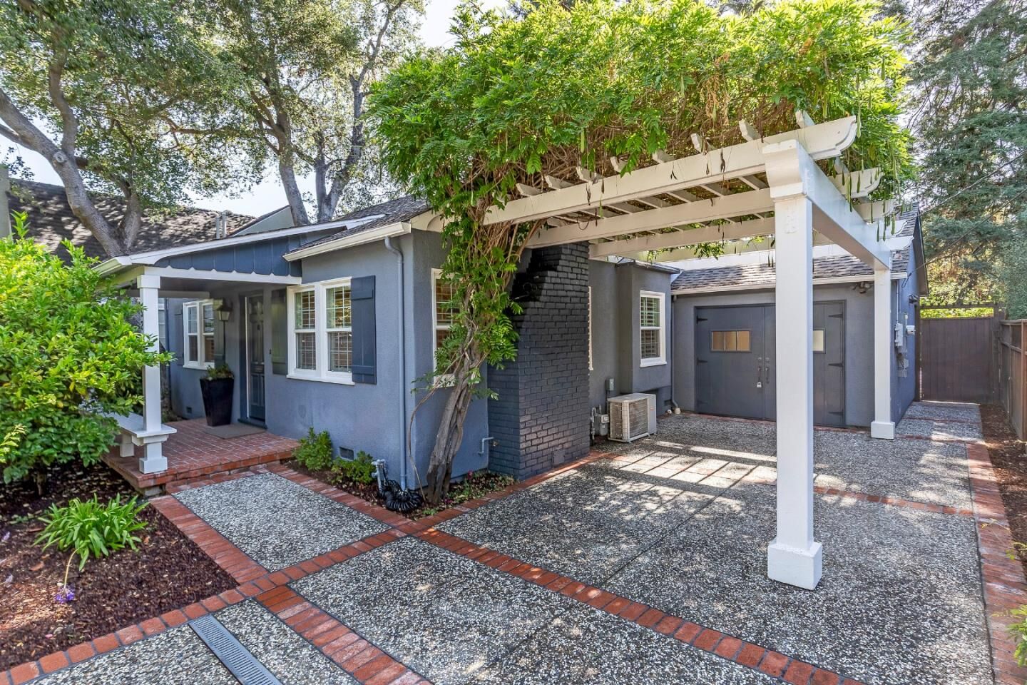 Property Photo:  522 Pope Street  CA 94025 