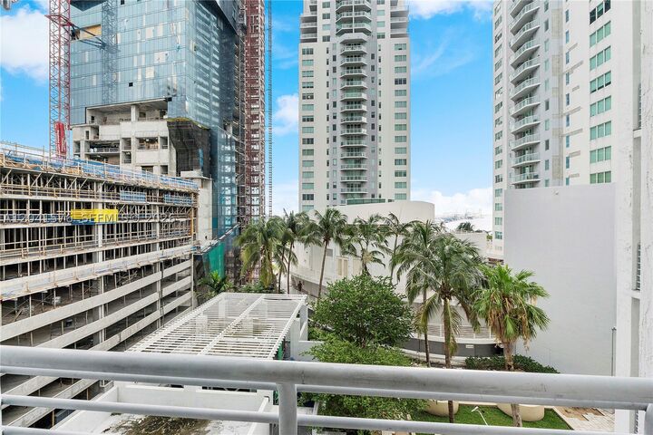 Property Photo:  234 NE 3rd St 1404  FL 33132 