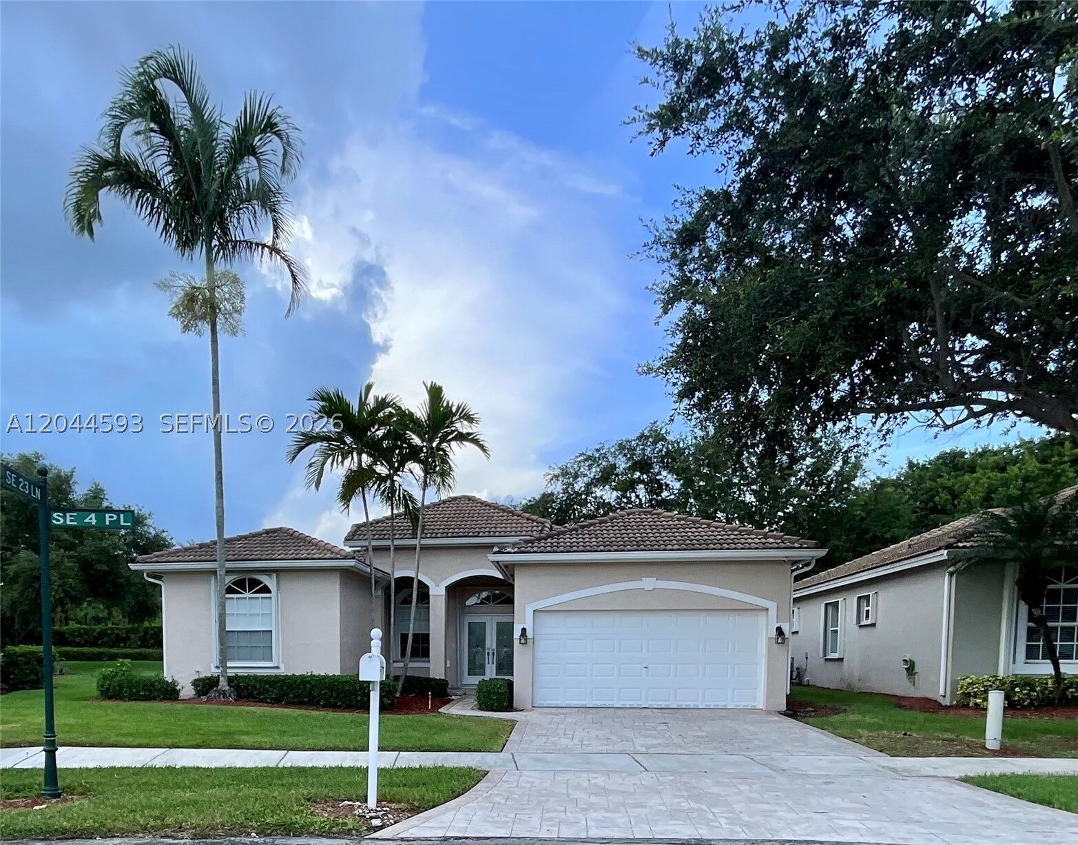 Property Photo: 2335 SE 4th Pl FL 33033