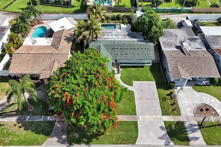Property Photo:  4311 Hayes St  FL 33021 