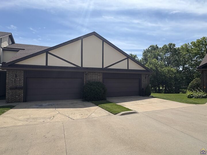 Property Photo:  1710 Hammond Dr  KS 66801 