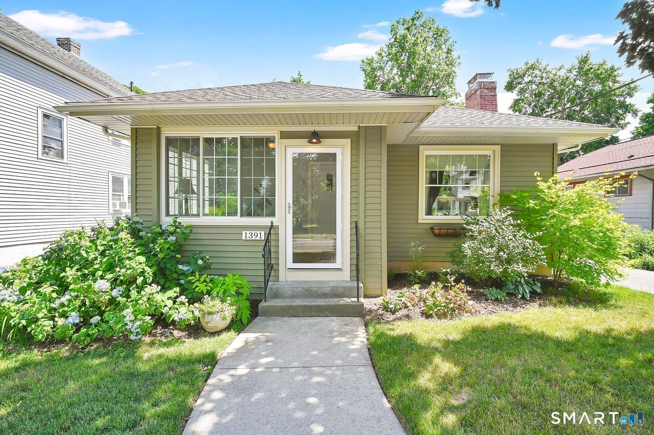 Property Photo:  1391 Boulevard  CT 06119 