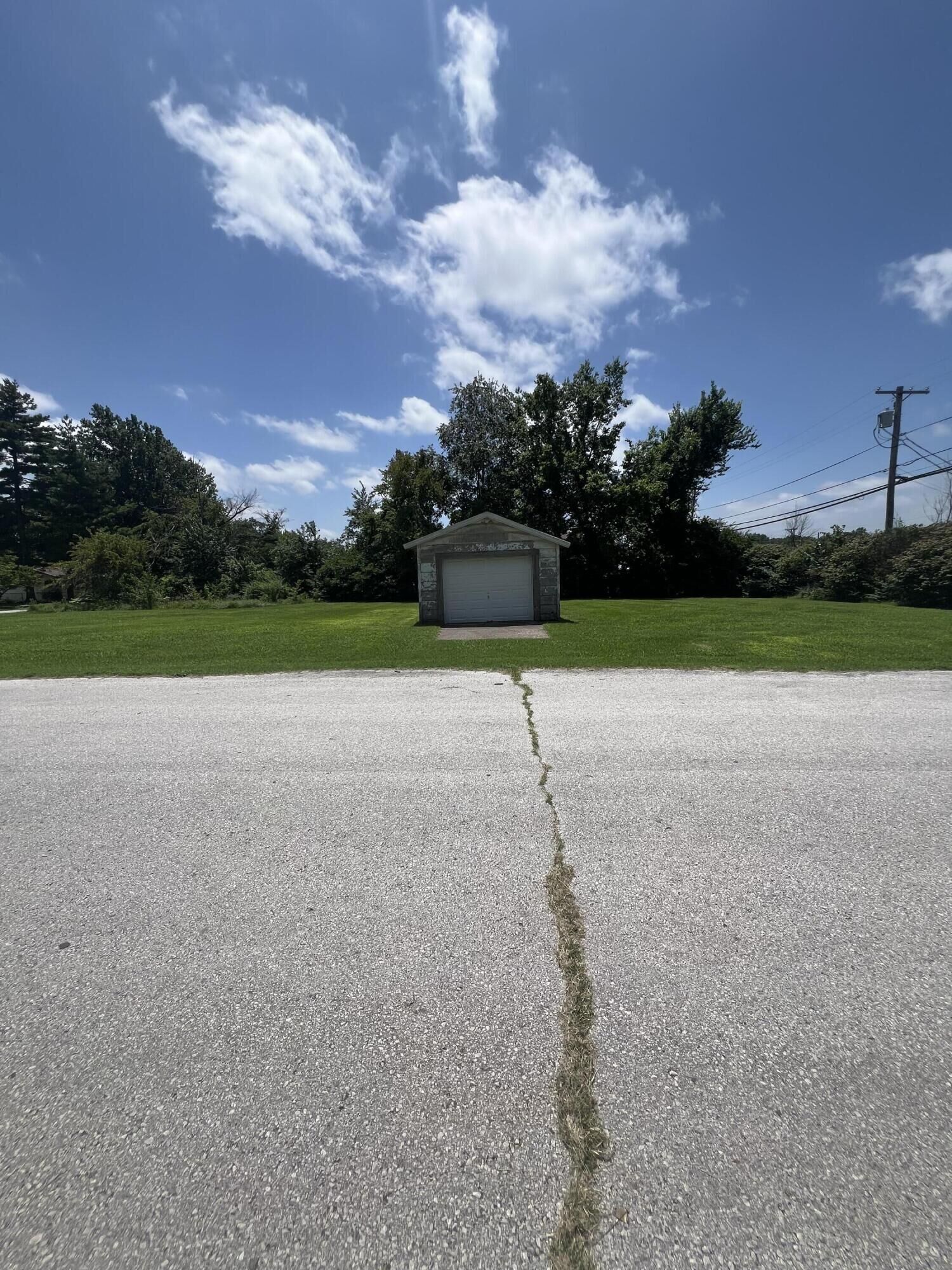 Property Photo:  228 E Elm Street  MO 65605 