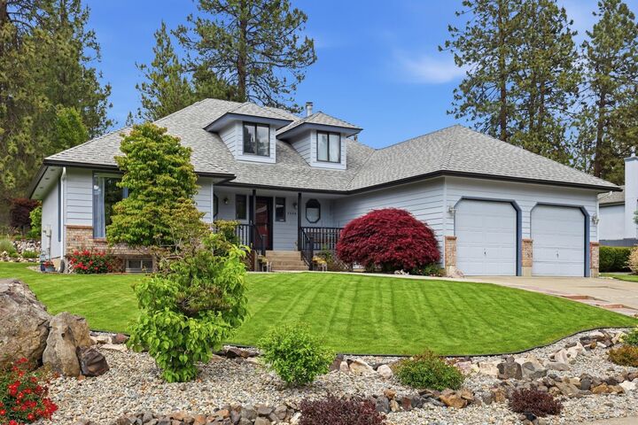 Property Photo:  2006 W Wedgewood Ave  WA 99208 