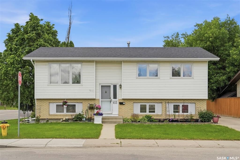 Property Photo:  103 Nordstrum Road  SK S7K 6P9 