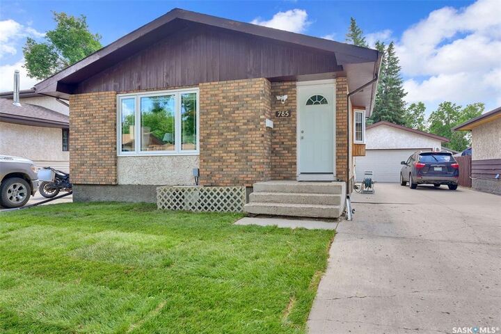 Property Photo:  785 Bard Crescent N  SK S4X 2L1 