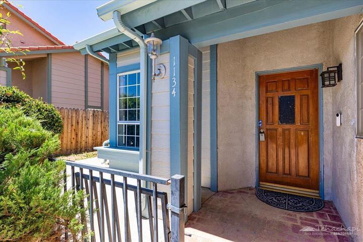 Property Photo:  1134 Elm Street  CA 93561 