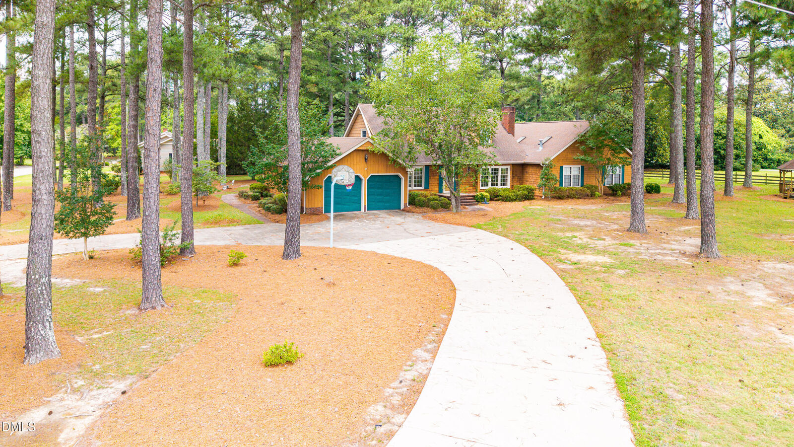 Property Photo: 1210 E Cumberland Street NC 28334