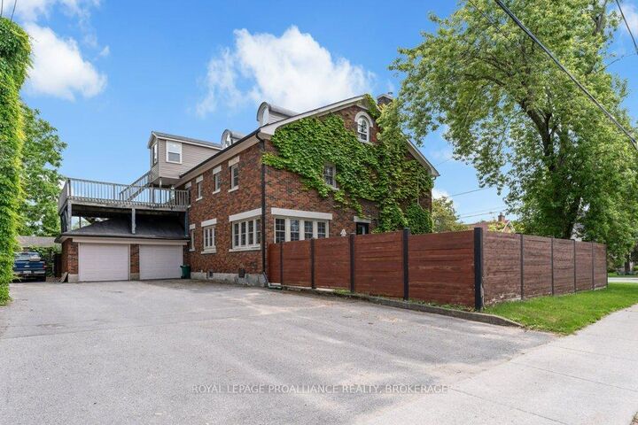 Property Photo: 609 Earl Street ON K7L 2K6