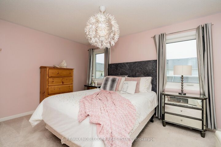 Property Photo:  747 Edwards Avenue  ON L9T 6B2 