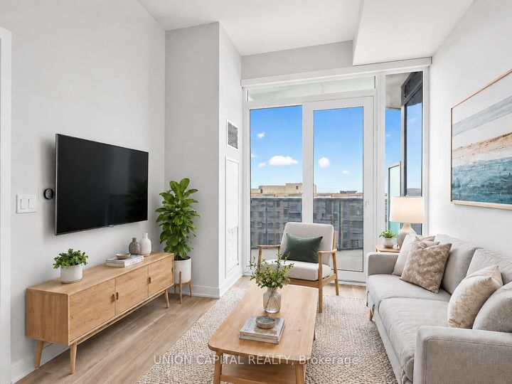 Property Photo: 15 Holmes Avenue 1603 ON M2N 0L4
