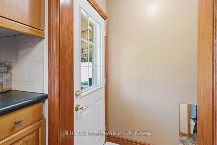 Property Photo: 27 Stormont Drive ON N5Z 3Z4