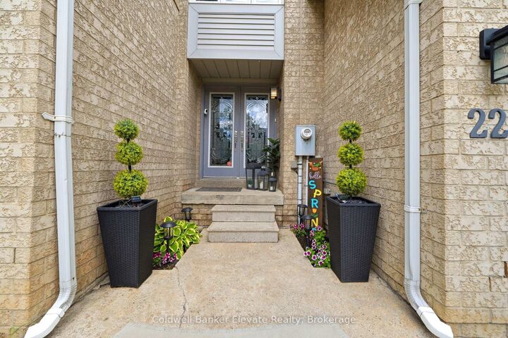 Property Photo:  22 Goldenlight Circle  ON L6X 4N6 
