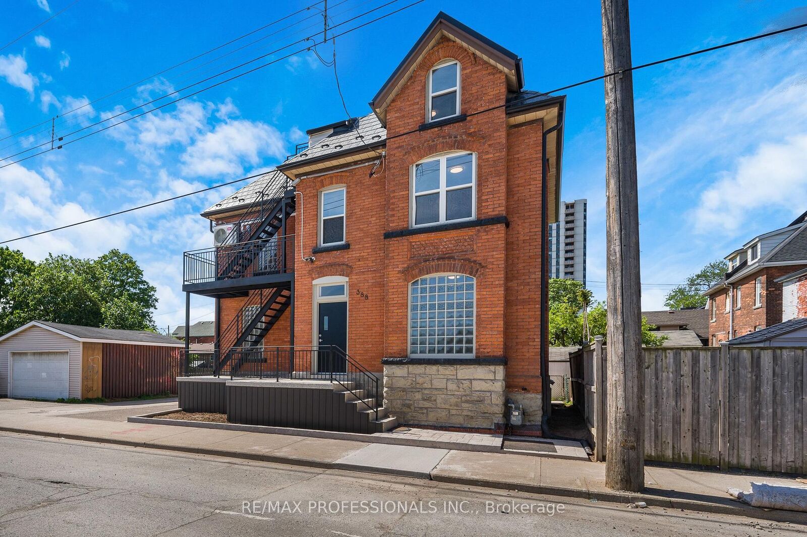 Property Photo:  388 Wilson Street #1  ON L8L 1S9 