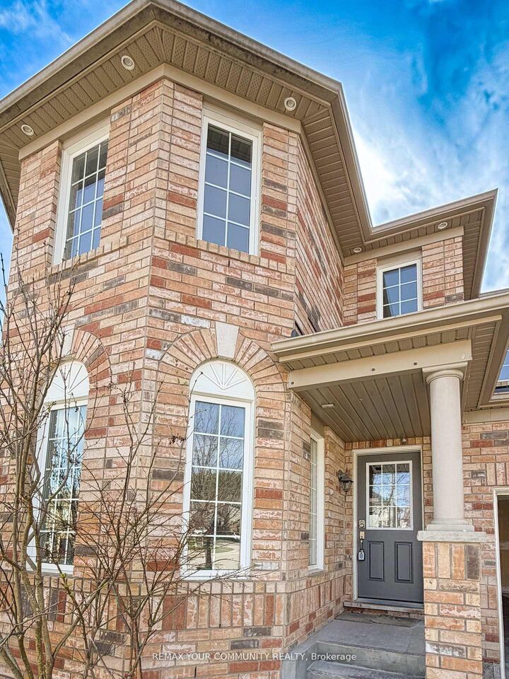 Property Photo:  18 Gordon Drive  ON L9R 0J1 