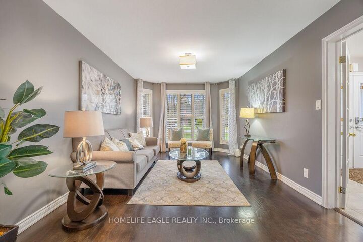 20286 Yonge Street — photo 1