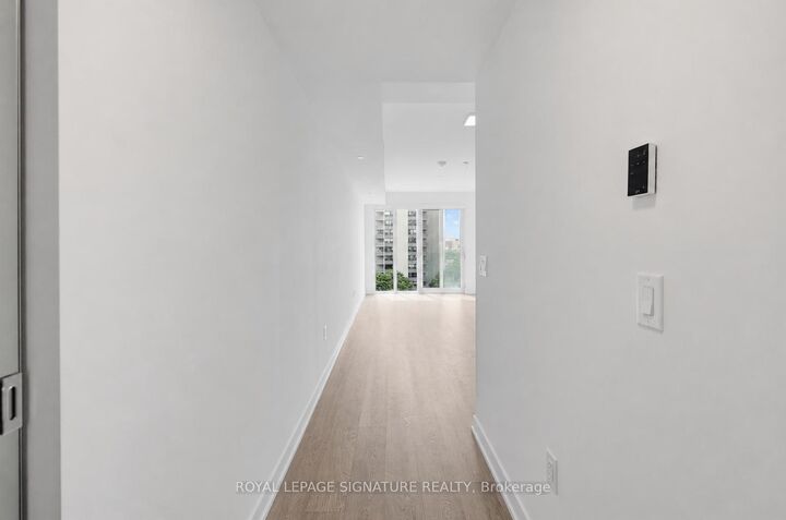 Property Photo:  50 McCaul Street 917  ON M5T 1V9 