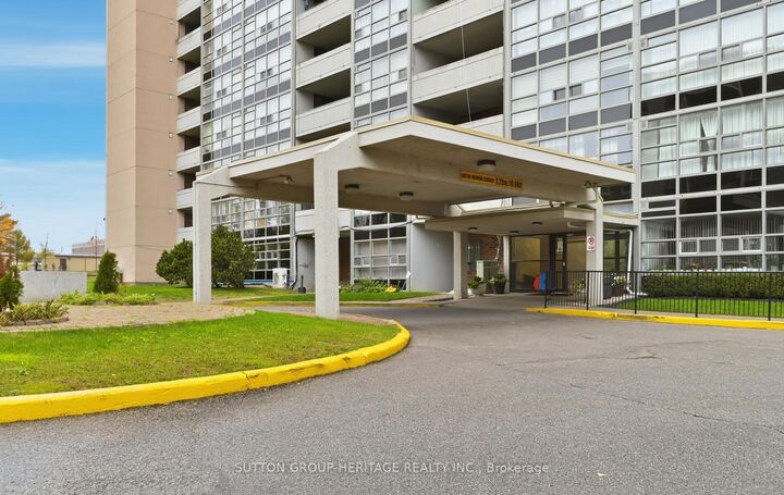 Property Photo:  3380 Eglinton Avenue E Ph07  ON M1J 3L6 